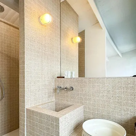 Dans Le Centre Du Village, Bordee Par Petite Venelle Typiquement Retaise, Maison De Village Entierement Renovee En 2 *