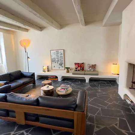 Dans Le Centre Du Village, Bordee Par Petite Venelle Typiquement Retaise, Maison De Village Entierement Renovee En 2 라쿠르드쉬르메르