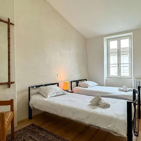 빌라 Dans Le Centre Du Village, Bordee Par Petite Venelle Typiquement Retaise, Maison De Village Entierement Renovee En 2 라쿠르드쉬르메르