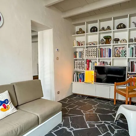 Dans Le Centre Du Village, Bordee Par Petite Venelle Typiquement Retaise, Maison De Village Entierement Renovee En 2 라쿠르드쉬르메르