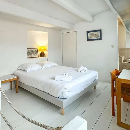 빌라 Dans Le Centre Du Village, Bordee Par Petite Venelle Typiquement Retaise, Maison De Village Entierement Renovee En 2 라쿠르드쉬르메르